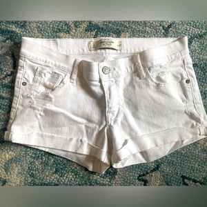 Abercrombie & Fitch - White shorts